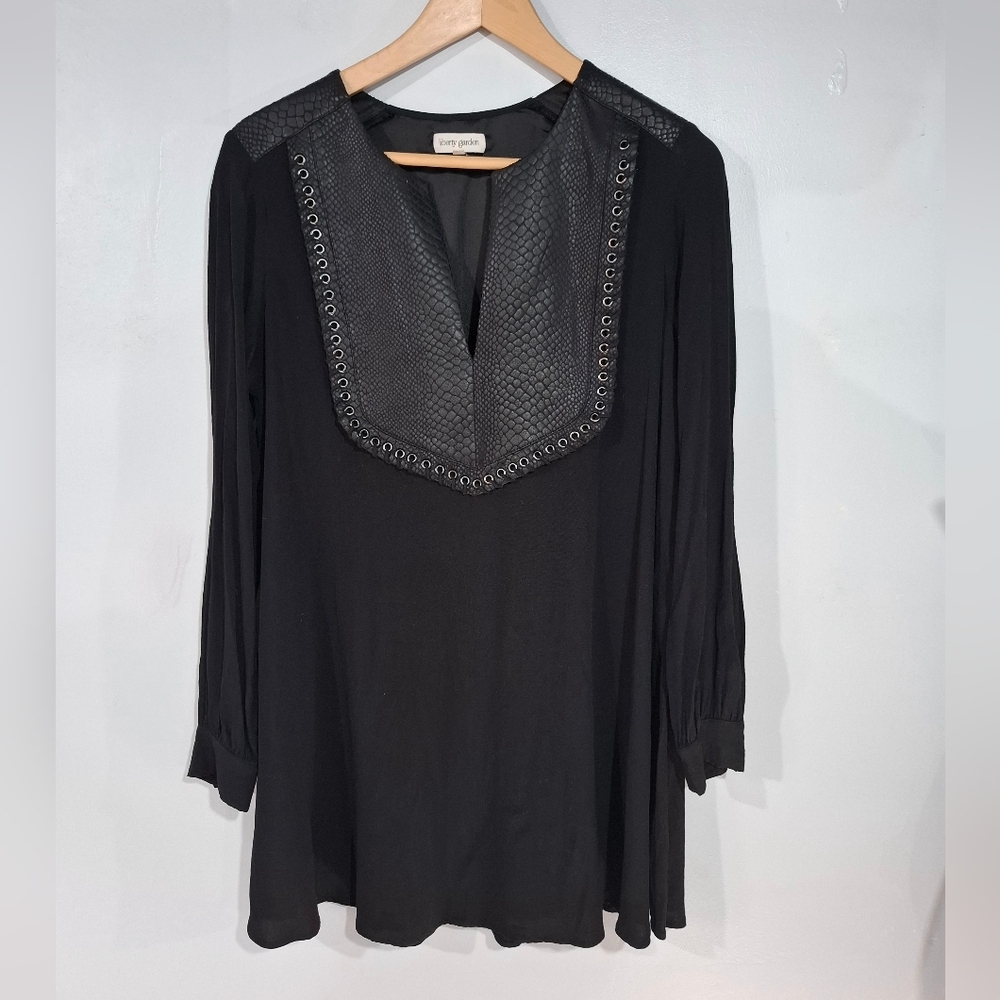 Liberty Garden Black Shift Tunic Long Sleeve Womens Size S Panel Animal Print